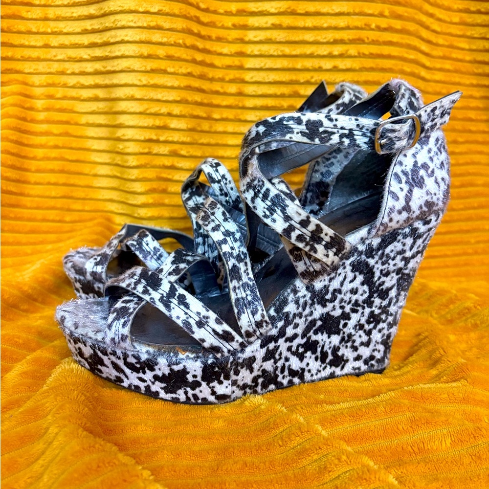 Nicole Miller Dalmatian Wedge Sandal Heels 8M